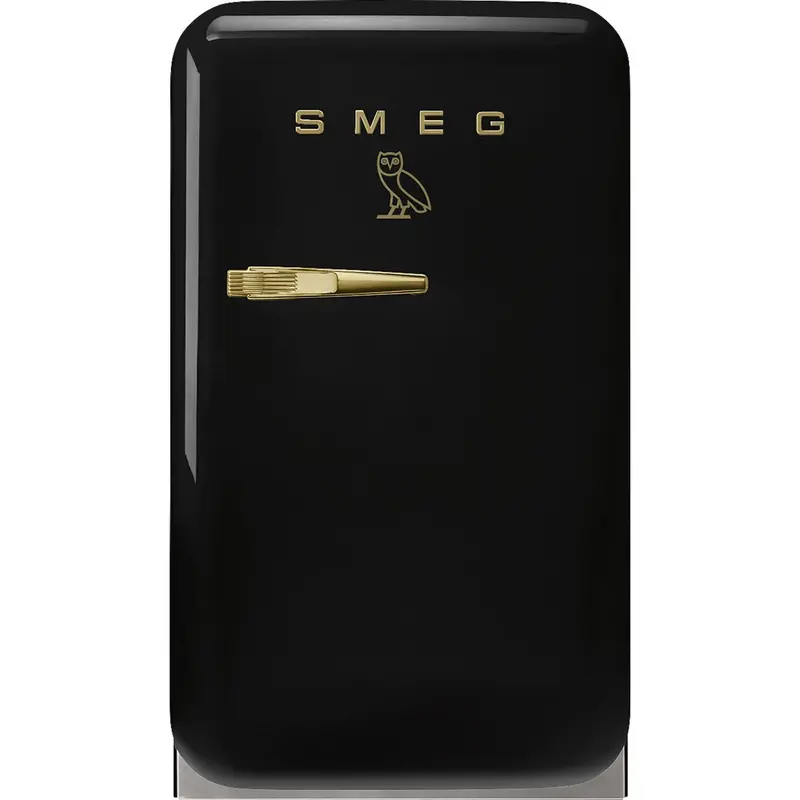 Smeg 16-Inch Compact Refrigerator – 1.2 Cu. Ft. Upright Fridge In Matte Black (Fab5Urdovob3) 1